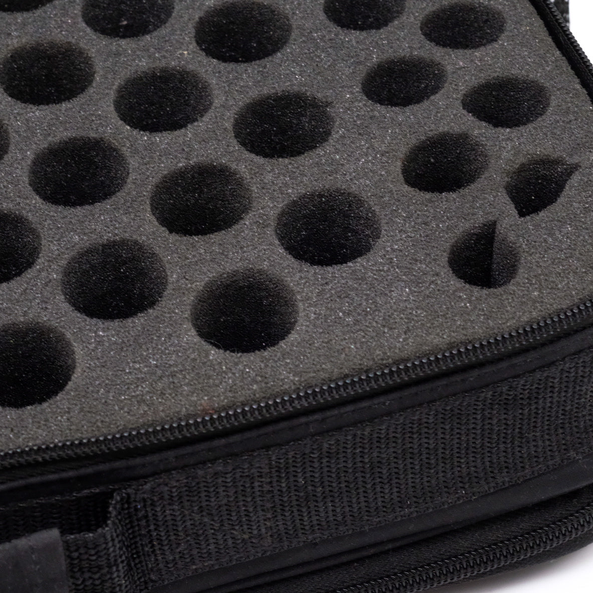 Valise de transport doTERRA pour 77 huiles essentielles – usagée