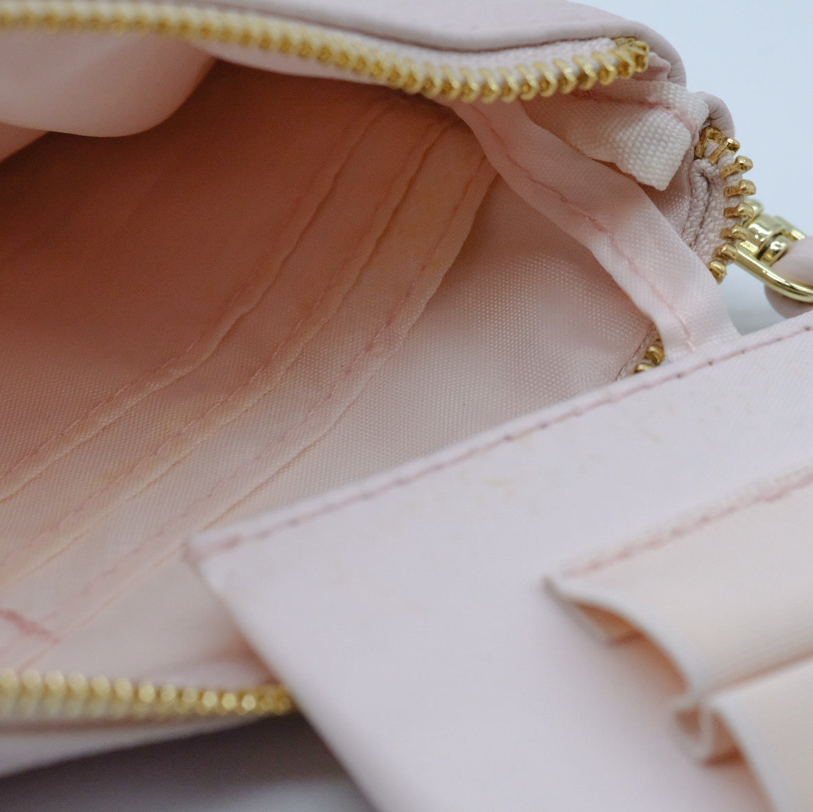 Pochette en Cuirette pour Huiles et Cartes