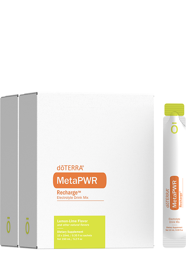 Boîte doTERRA MetaPWR Recharge, saveur citron-lime, avec un sachet individuel jaune à droite.