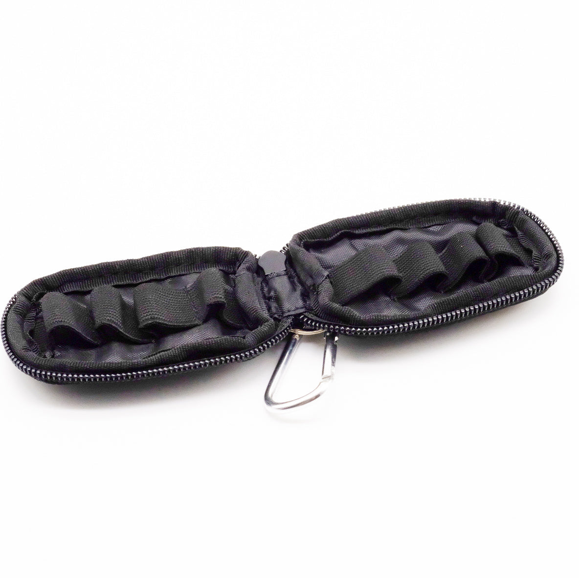 Mini étui noir doTERRA ouvert avec bandes élastiques de rangement pour petits flacons et mousqueton métallique.