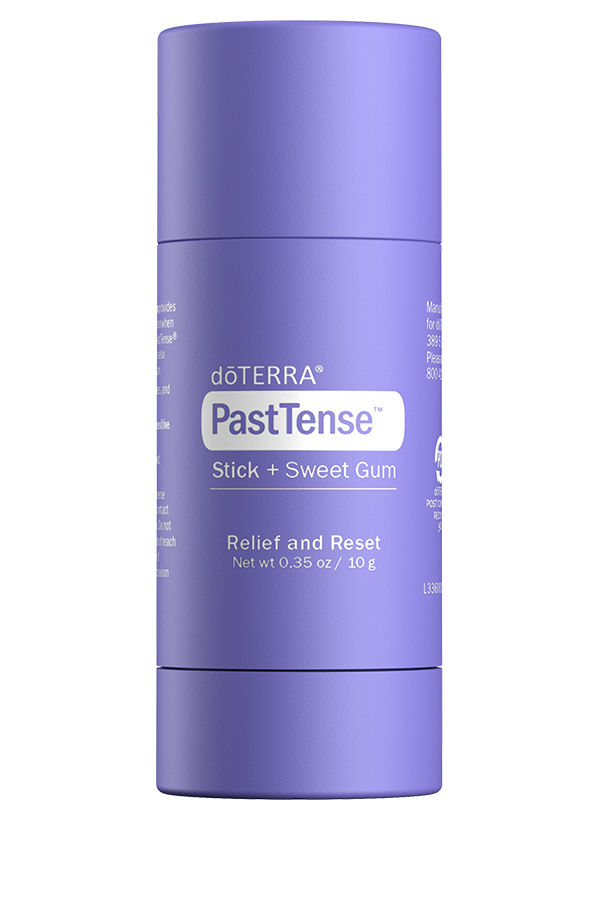 Bâton doTERRA PastTense Stick + Sweet Gum, format violet pour soulagement et réconfort.